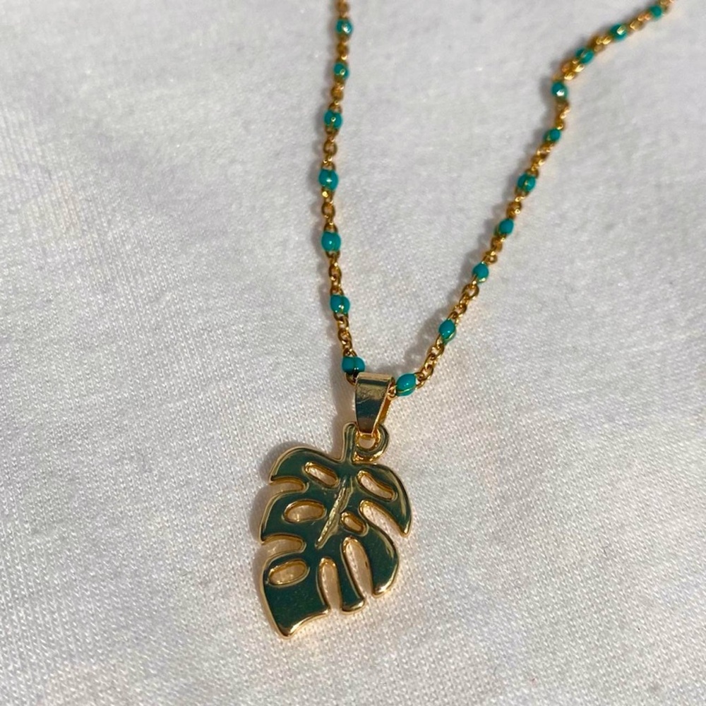 Gold Pendant Necklace